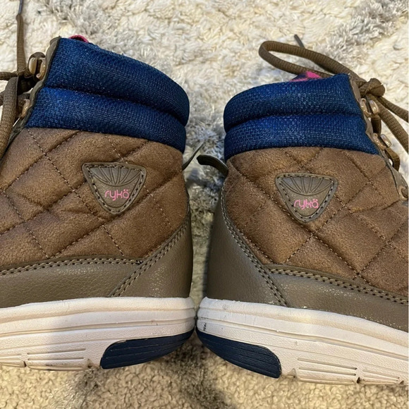RYKA Aurora Quilted Sneaker Ankle Boot taupe Brown blue pink 6.5 - Picture 4 of 12
